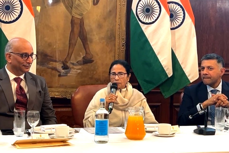 কর্মসংস্থানের সেরা স্থান বাংলা, লন্ডনের ভারতীয় হাই কমিশনে রাজ্যের সাফল্যের খতিয়ান দিলেন মমতা