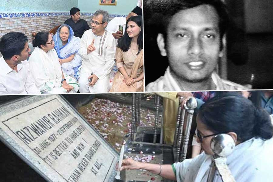Mamata Banerjee and Abhishek Banerjee visits rizwanur rahmans house