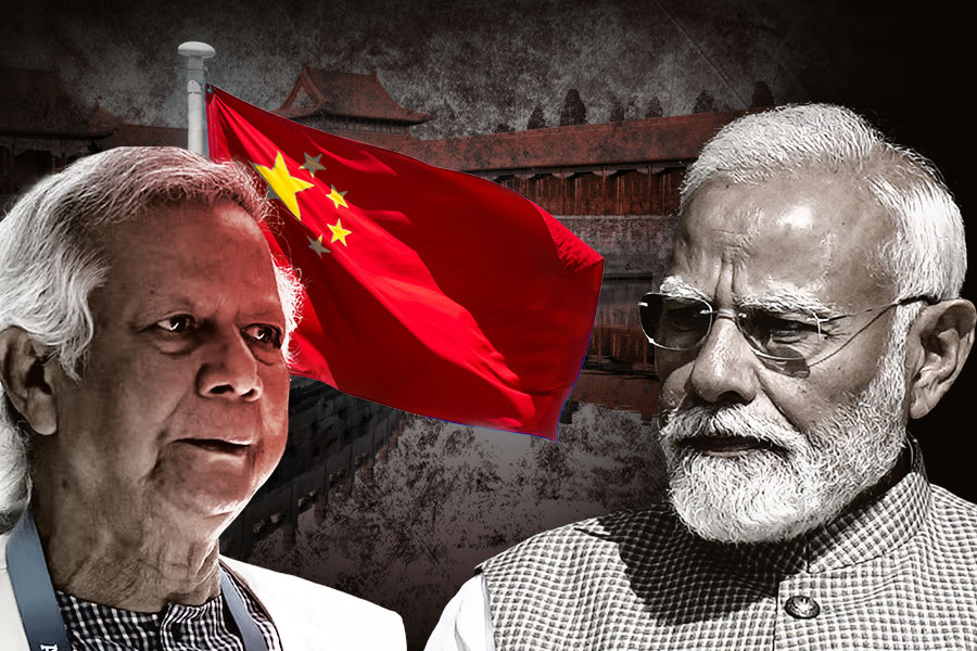 বাংলাদেশ অভিভাবক, বেজিংয়ে ভারতবিরোধী ইউনুস?