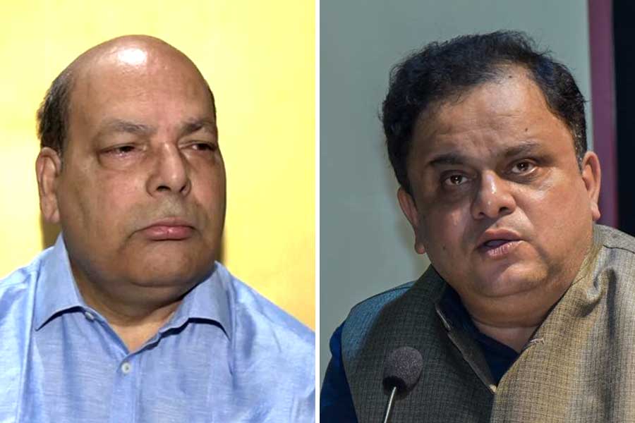 Jadavpur University: Fir lodged against Bratya basu