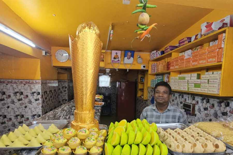 Champions Trophy replica sweet made in Durgapur