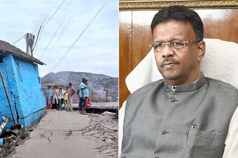 Urban Development minister Firhad Hakim announces relocating 96 families at Howrah