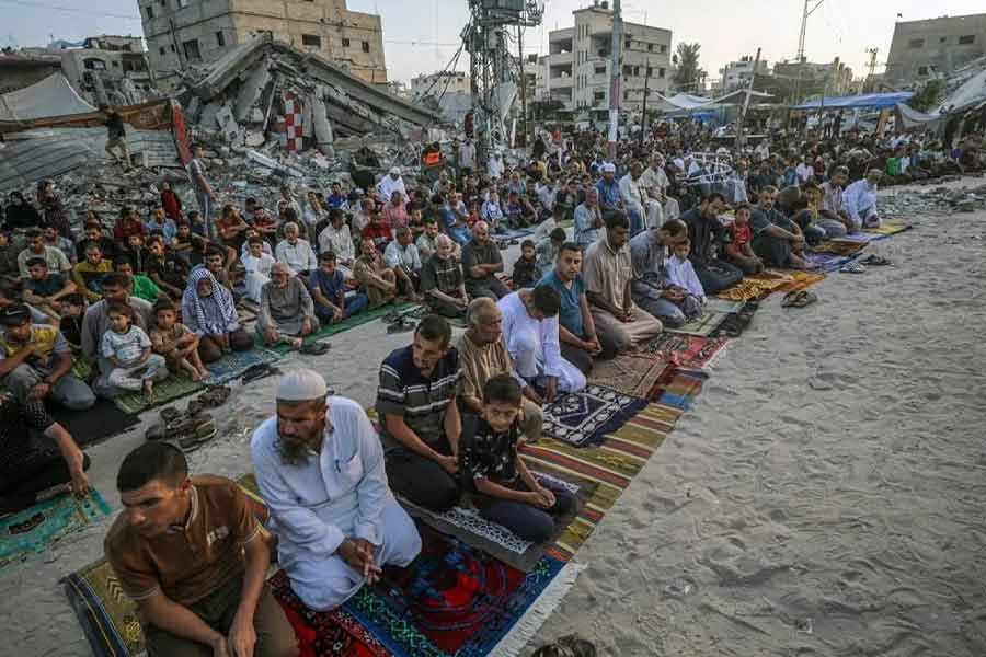 Israel attack Gaza on Eid, killed 64