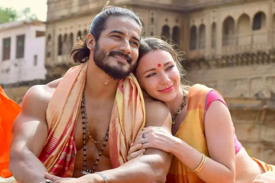 Actor Gourab Mondal announces pregnancy of his wife from Vrindavan