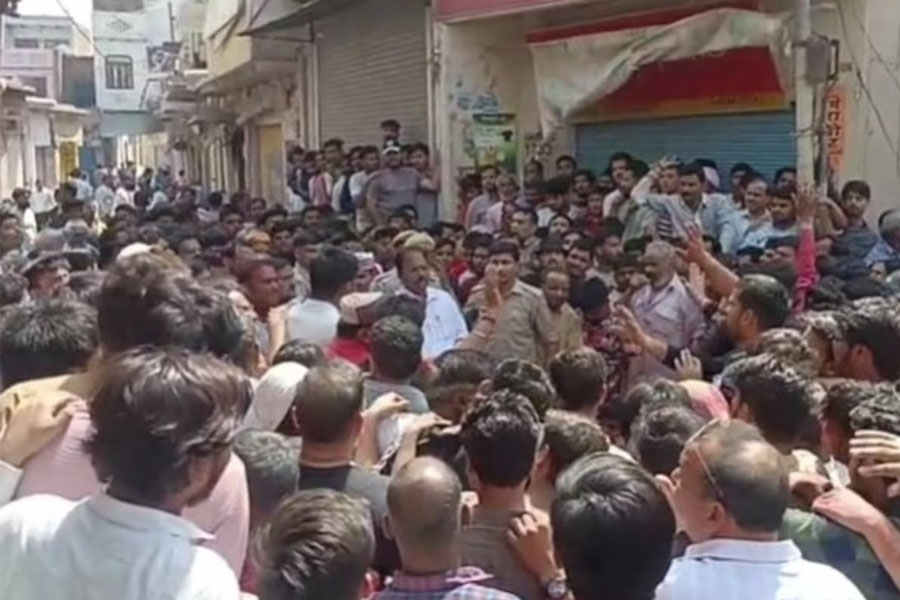 7 year old girl physically harassed in Hathras