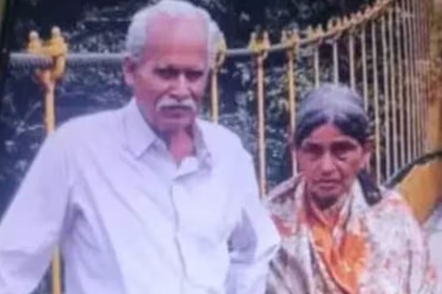 couple dies after losing Rs 50 lakh to cyber fraud in Karnataka