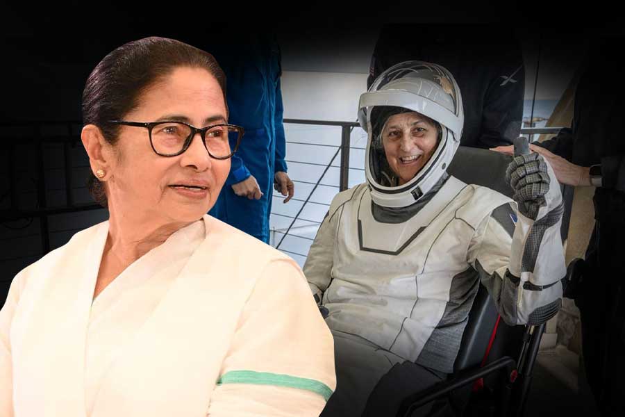 CM Mamata Banerjee demands Bharat Ratna for Sunita Williams