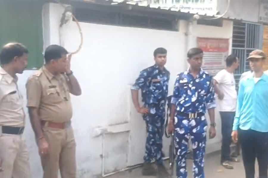 Indecent behavior of doctor at drug store, anger of residents in Fuliya
