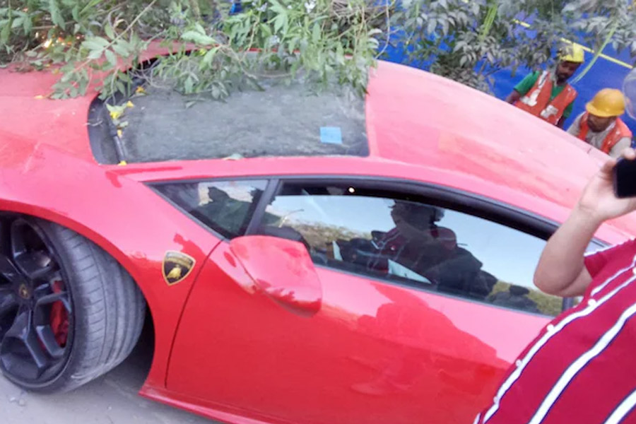 Noida: Lamborghini hits labourers, driver asks anybody died