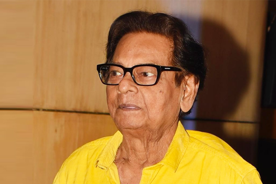 Ekta Bhattacharya gives Director Prabhat Roy's health update
