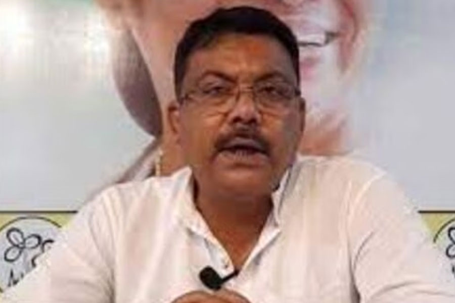 Miscreants attack Siliguri Municipality Deputy Mayor's car