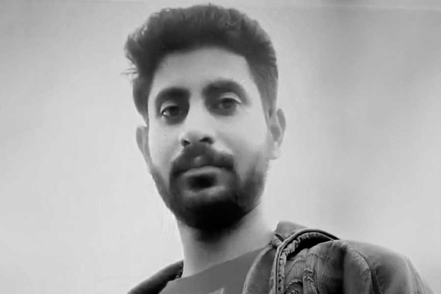 দোলে রহস্যমৃত্যু, পর দিন মৃতের বাড়িতে চাকরির চিঠি