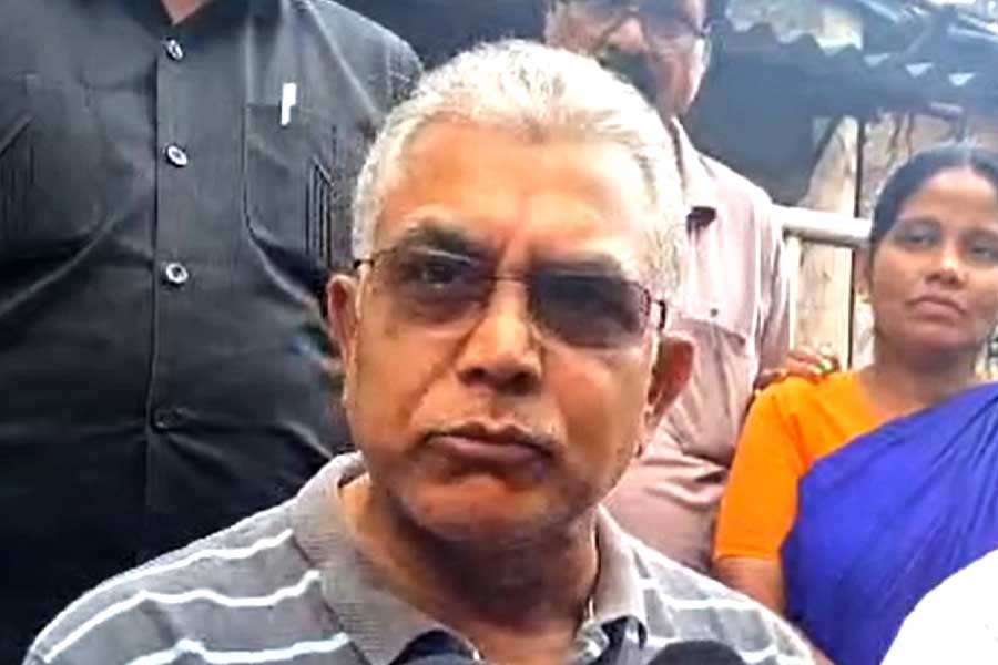 ‘কু-কথা’ বিতর্কের পরও খড়গপুরে ফের ‘রণংদেহী’ মেজাজে দিলীপ ঘোষ