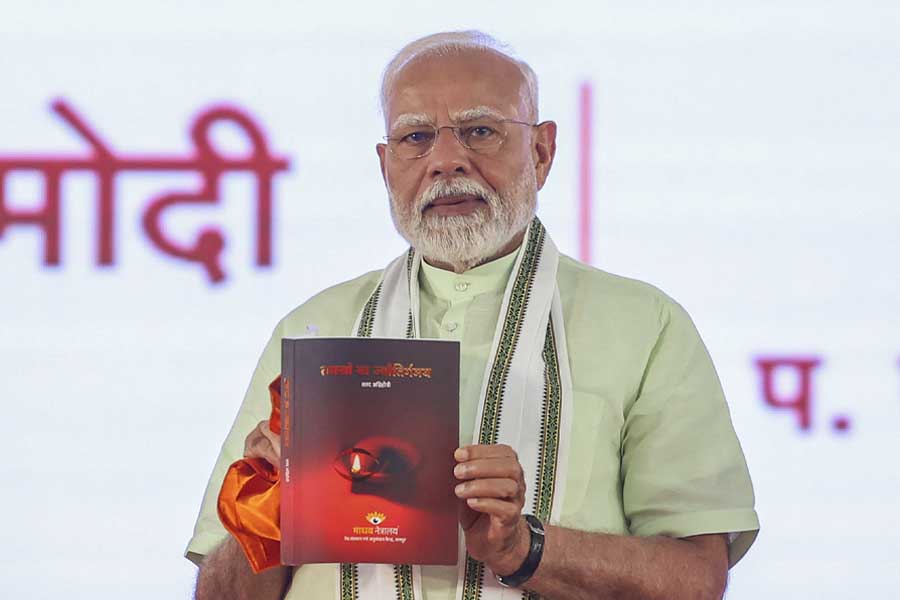 বারো বছর পর নাগপুরে সংঘের সদর দপ্তরে নরেন্দ্র মোদি