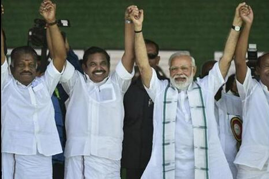 Tamil Nadu Politics: EPS withdraws case against Dhinakaran