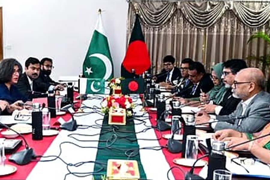 Bangladesh, Pakistan send message of unity at foreign secretaries' meeting, India worried