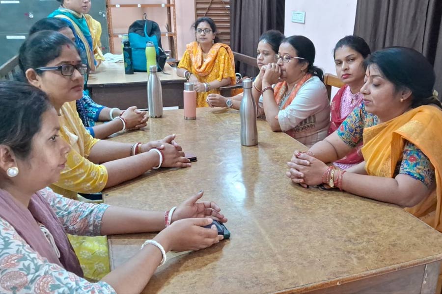 Two schools in Durgapur are in tension how to run schools after cancelation of teachers' jobs