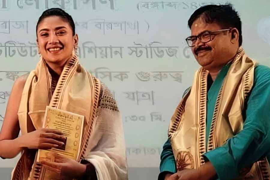 Actress Devleena Dutt participate in RSS programme