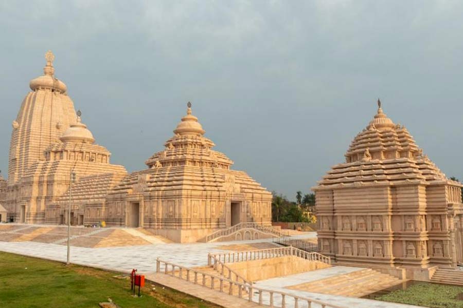 Labourer injued while working in Jagannath temple, Digha for last minute preparation