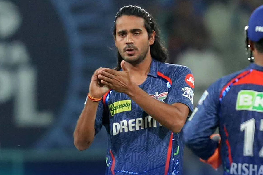 কোহলি-ধোনিরা ছাড় পেলে দিগ্বেশ একা কেন শাস্তি পাবে? বোর্ডের দ্বিচারিতা নিয়ে সরব বীরু