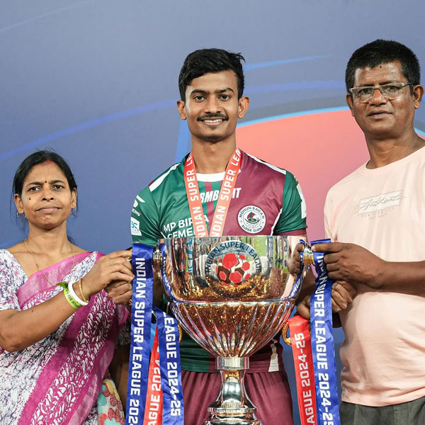 Mohun Bagan's Dippendu Biswas opens up after winning ISL cup and his iconic picture with mother