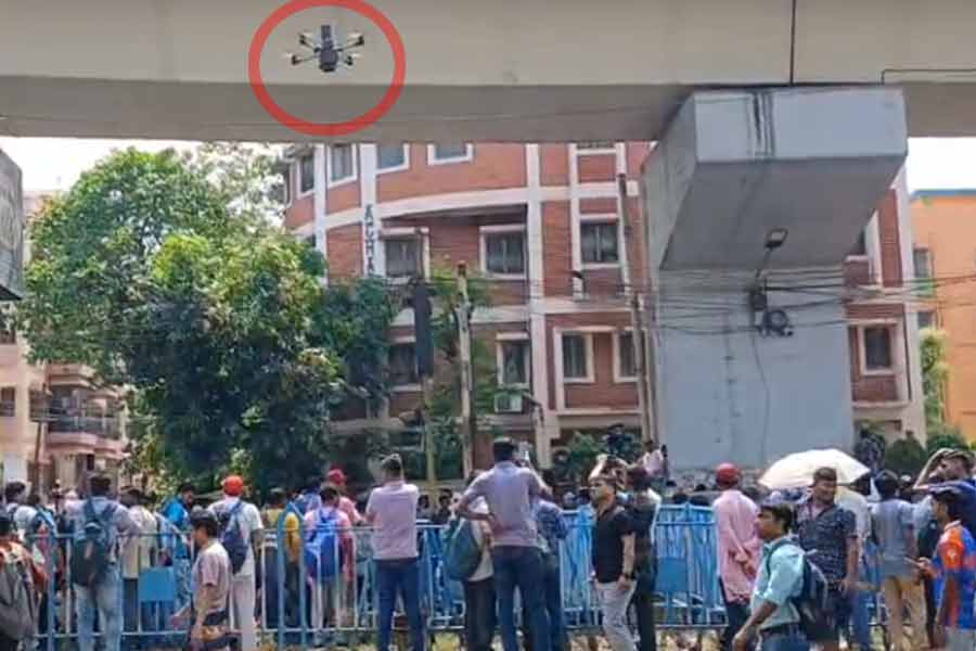 SSC Bhawan Avijan Live Update: Police uses drone to supervise rally of deprived teacher