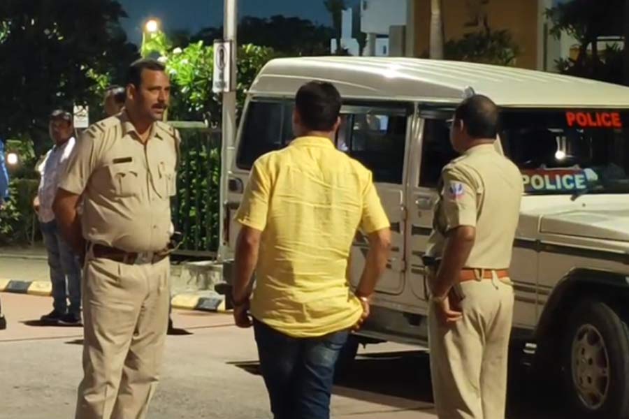 Shooting near a hospital in Durgapur