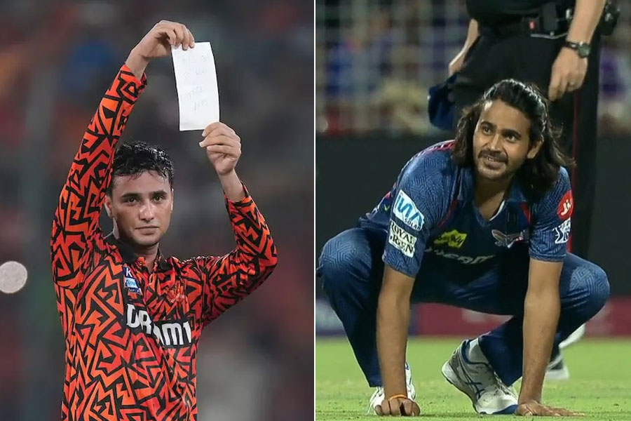 অভিষেকের চিরকুট থেকে দিগ্বেশের পিচবুক, চলতি আইপিএলে চর্চায় অভিনব সেলিব্রেশন