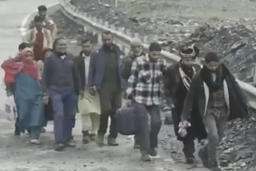 Highway Blocked in jammu and kashmir Groom Walks To Wedding With Baraat
