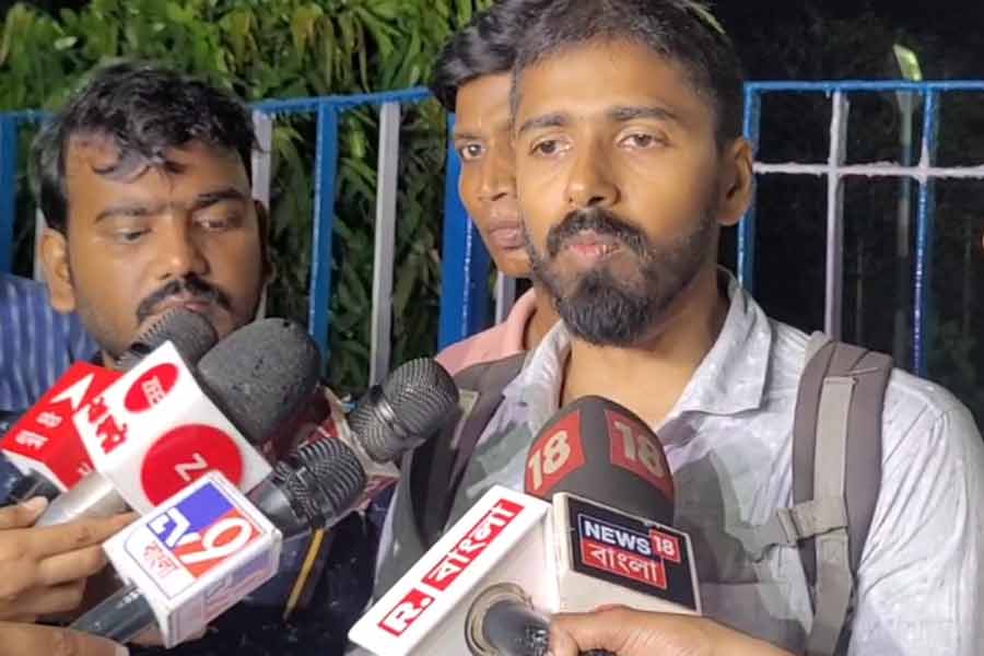 Kolkata police share fake video, claims SSC jobless teachers