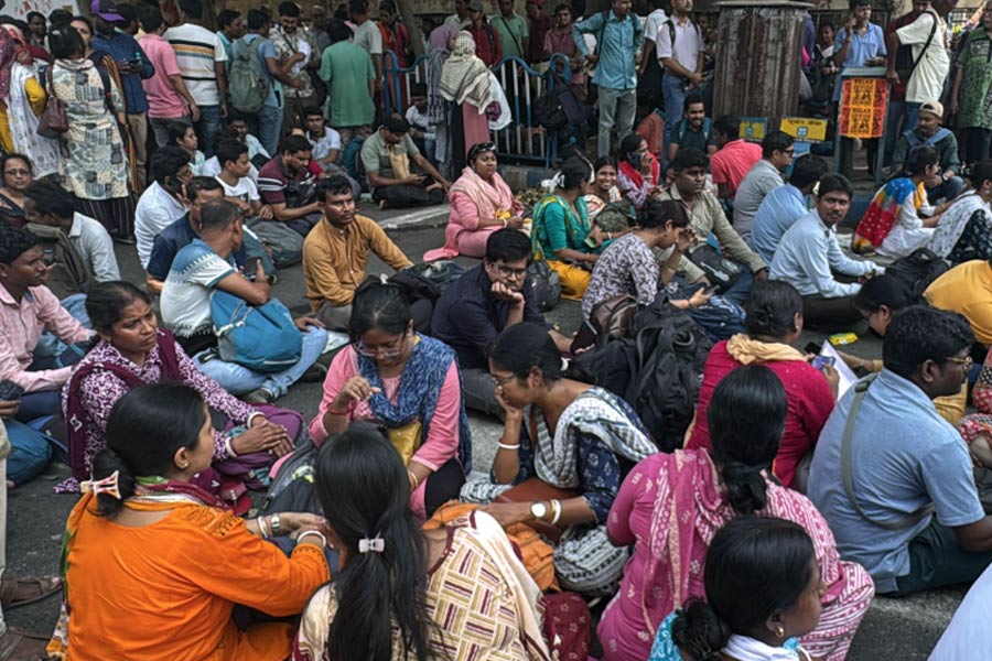 SSC Scam: Snubbed teacher will stages protest at DI office allover West Bengal