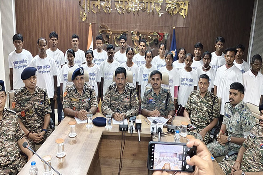 33 Naxals surrender before security forces in Sukma district