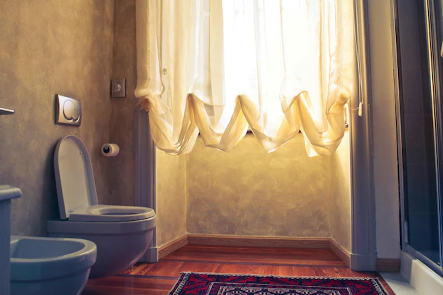 Chinese Woman lives In office toilet