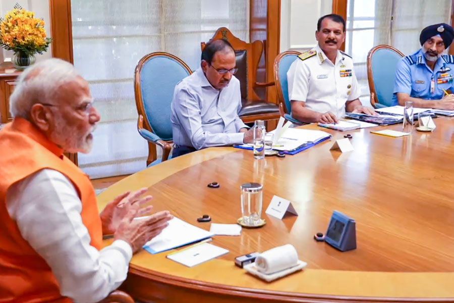 Complete freedom to decide on mode, PM Narendra Modi to security forces