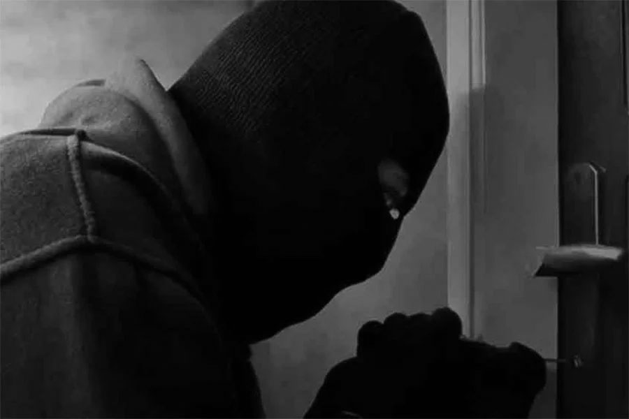 BJP leader arrested in 'Special 26' style robbery case in Purulia