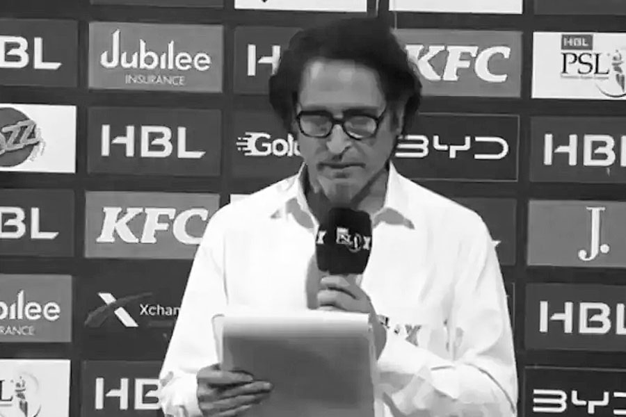Former Pak cricketer under pressure to call PSL 'IPL'