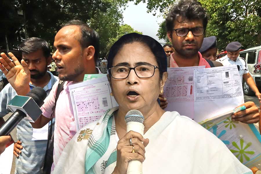 Mamata Banerjee Teachers Meeting: Snubbed SSC teachers worried after CM's call for voluntary service