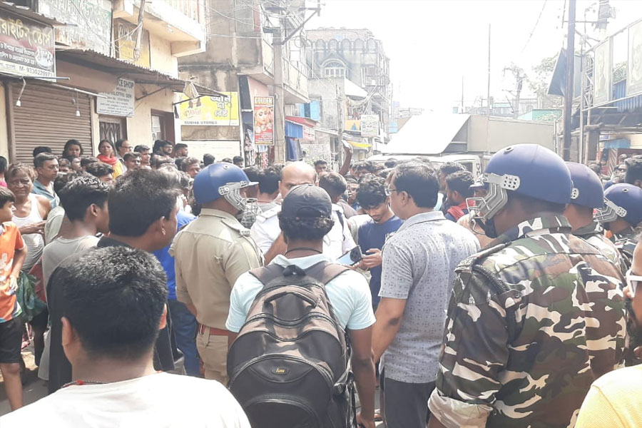 Child dies after being hit by car in Uttarpara