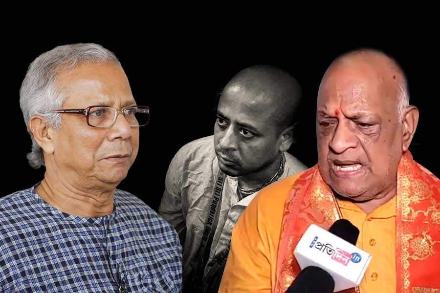 চিন্ময় প্রভু অসুস্থ, মুক্তি চাই! কলকাতায় এসে ইউনুসকে বার্তা আইনজীবীর