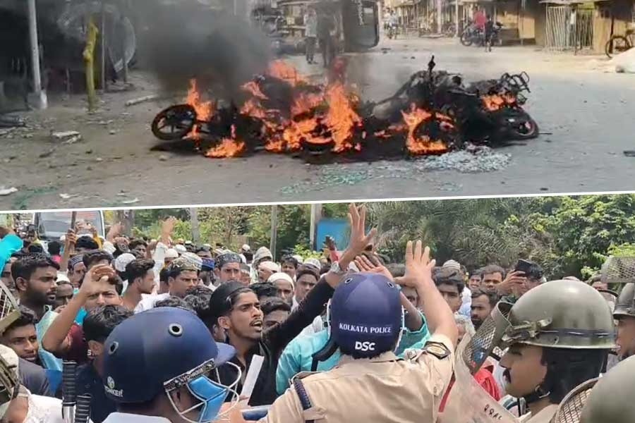 17 arrested at Bhangar over Waqf Protest