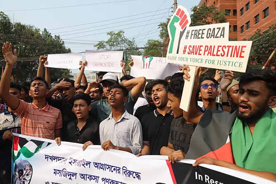 Huge protest in Bangladesh against Israel for attack on Gaza