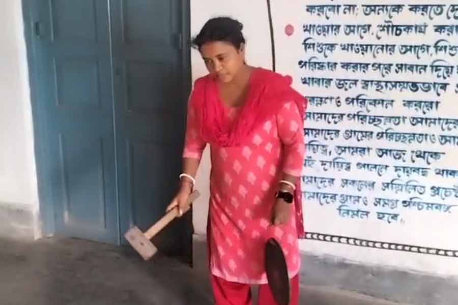 Group C and D employees are going to Baruipur High School despite losing their jobs.