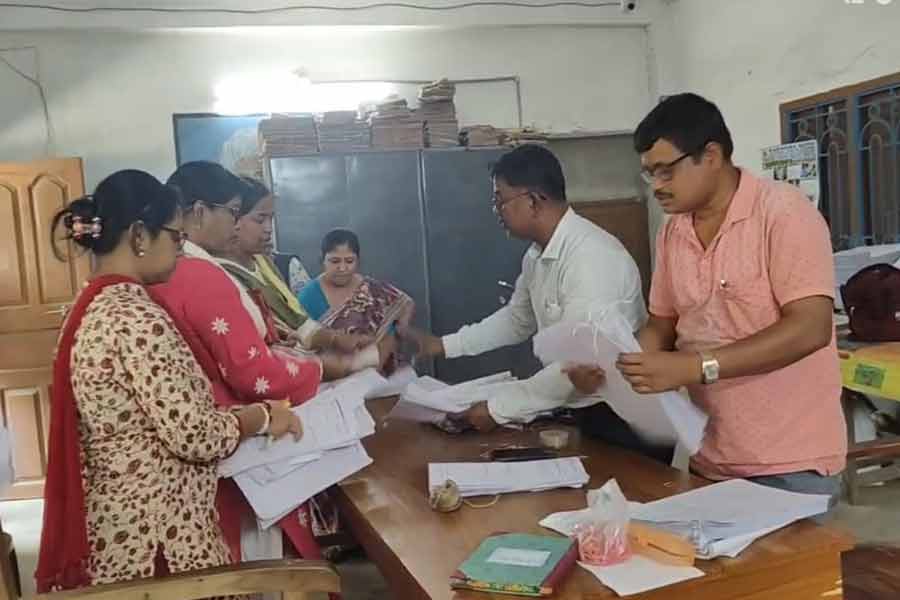 Who will ring the bell? Teachers of Bagda School are worried