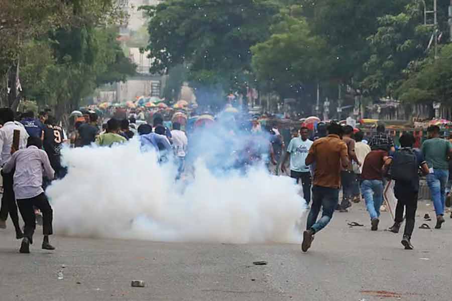 Big clash of two colleges in Dhaka