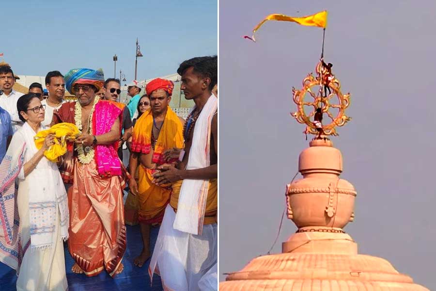 Mamata Banerjee performs ritual at Jagannath temple yajna
