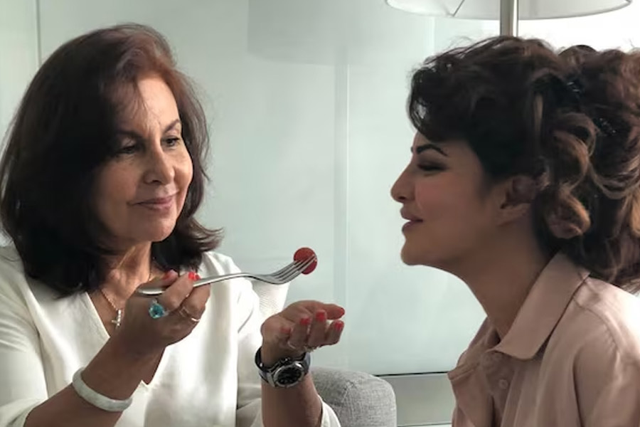 Bollywood actress Jacqueline Fernandez's mother Kim Fernandez dies