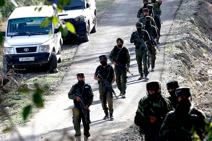 Pakistan Army fires again at LoC, India retaliates