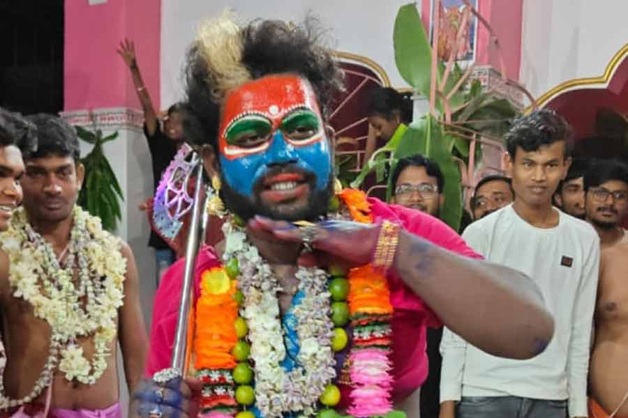 'Pushpa' is now in Katwa