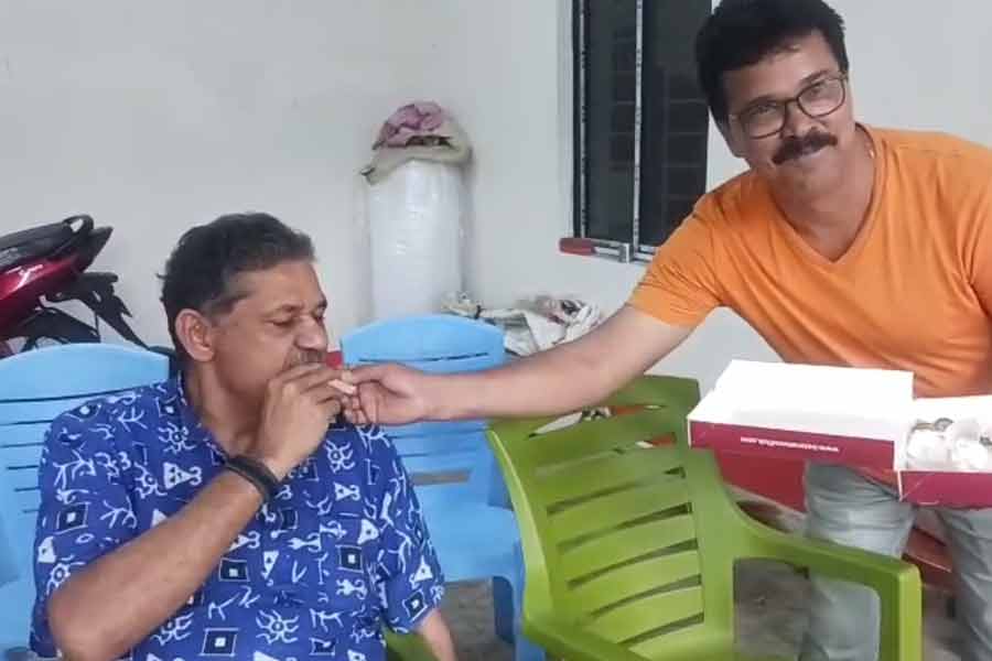 Kirti Azad congratulates Dilip Ghosh on his wedding