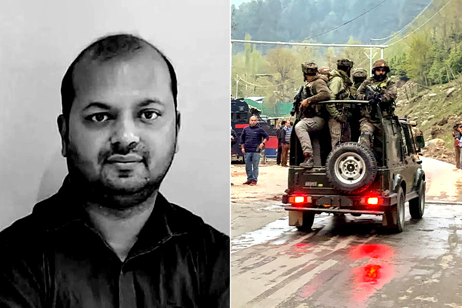 Pahalgam Terror Attack: Local people demand to name of the road with the name of Manish Ranjan Mishra in Purulia